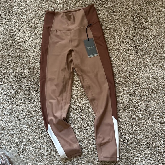 Abercrombie & Fitch Your Personal Best YBP, SculptLux Willow Tank + Leggings - Picture 9 of 15